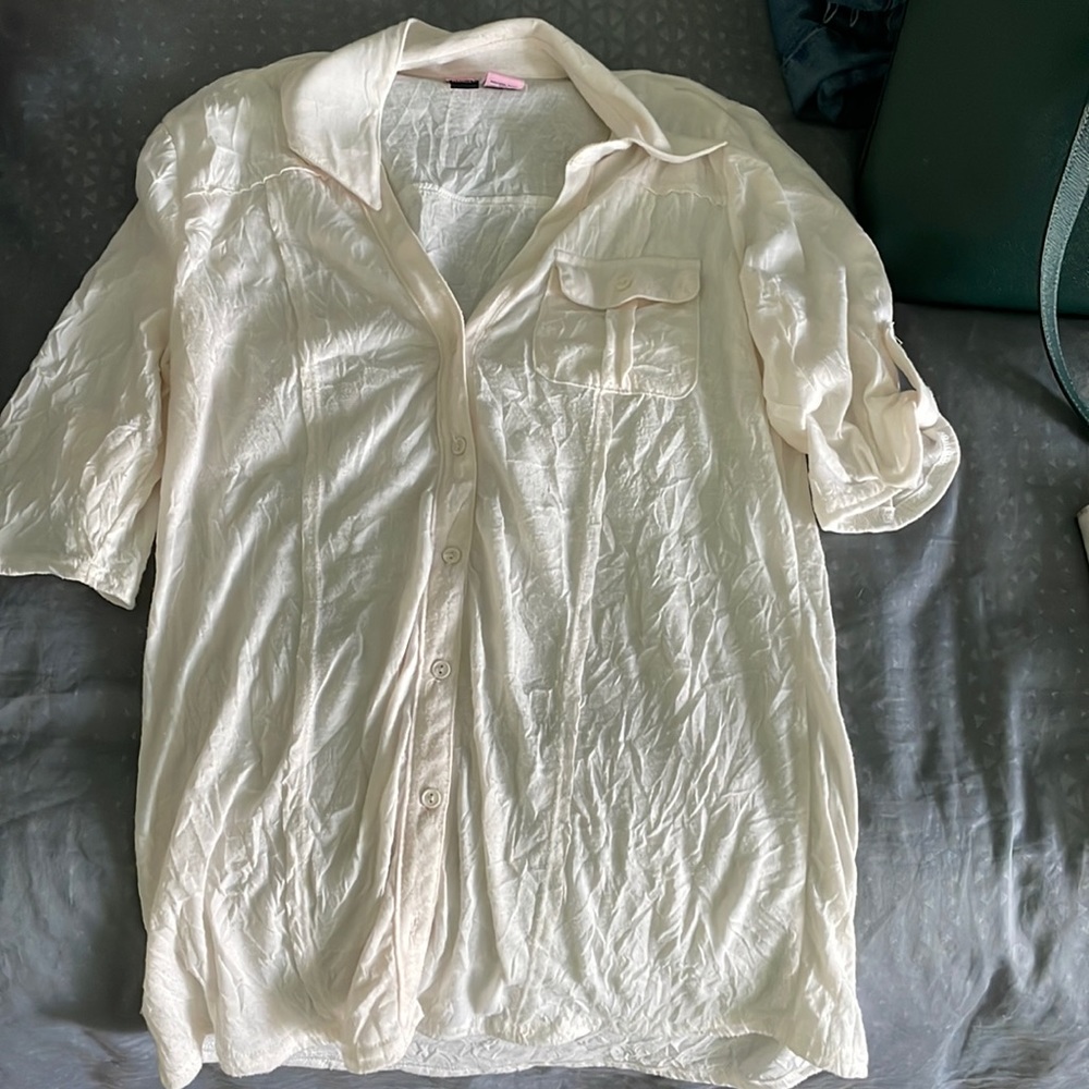 GUC - 3/4 sleeve top Size L - smoke free home - offers welcome